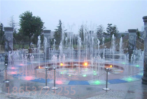 广场喷泉图片